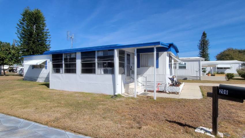 205 Rainbow Lane West a Dundee, FL Mobile or Manufactured Home for Sale
